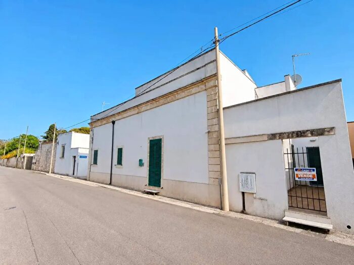 Casa quadrilocale in vendita in Via De Viti De Marco, Uggiano La Chiesa