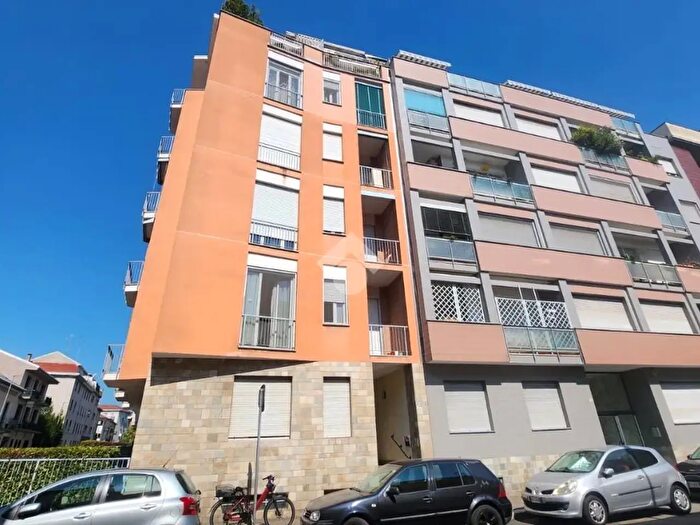 Appartamento trilocale in vendita in Via Scavini, Novara