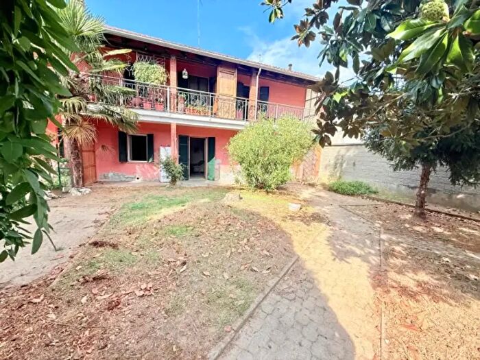 Casa con 6 locali in vendita in Via San Giuliano Nuovo, Alessandria