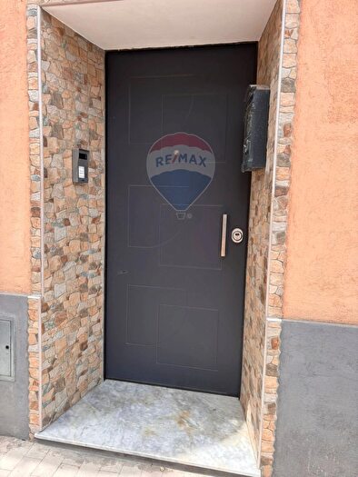 Appartamento con 5 locali in vendita in Via Megara, Augusta