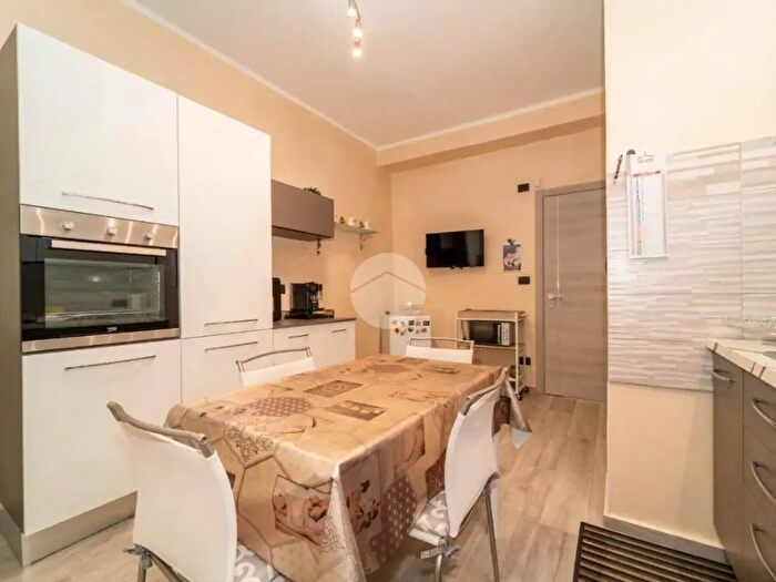 Appartamento trilocale in vendita in Via Bibiana, Torino