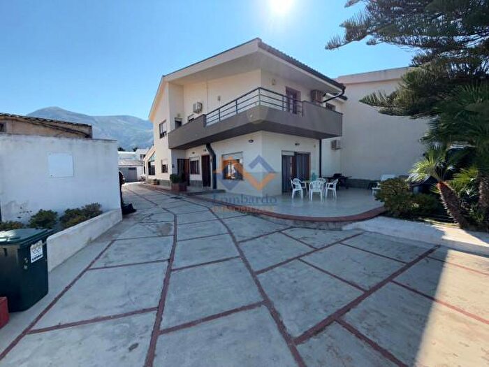 Casa con 6 locali in vendita in Contrada Intavolata, Castellammare Del Golfo