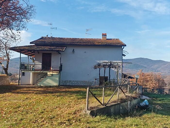 Casa quadrilocale in vendita in Vocabolo Torricella, Montecastrilli