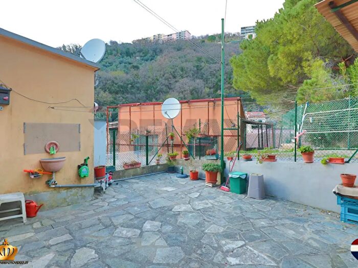 Casa con 5 locali in vendita in Via Mogadiscio, Genova