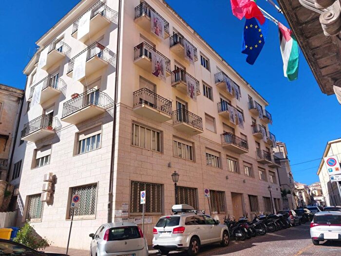 Casa con 6 locali in affitto in Via Giovanni Jannoni, Centro Storico, Catanzaro