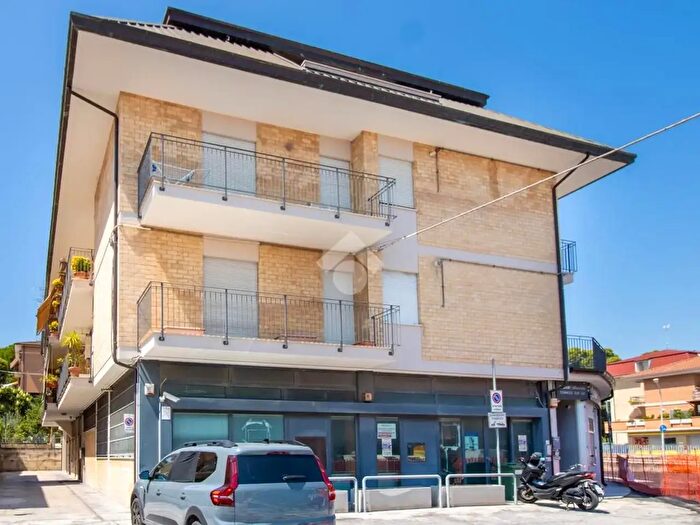 Appartamento con 5 locali in vendita in Borgo Andrea Costa, Porto San Giorgio