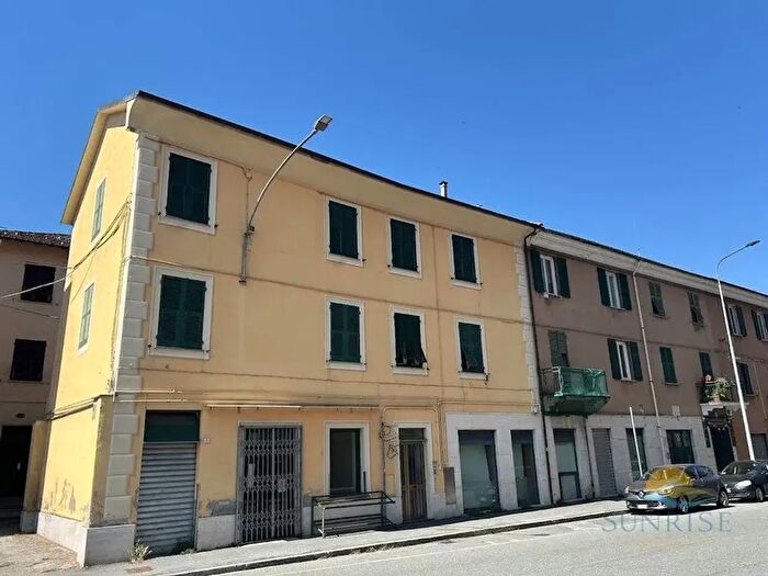 Appartamento trilocale in vendita in Via Roma, Ronco Scrivia