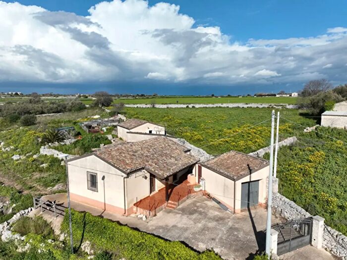 Casa trilocale in vendita in Modica
