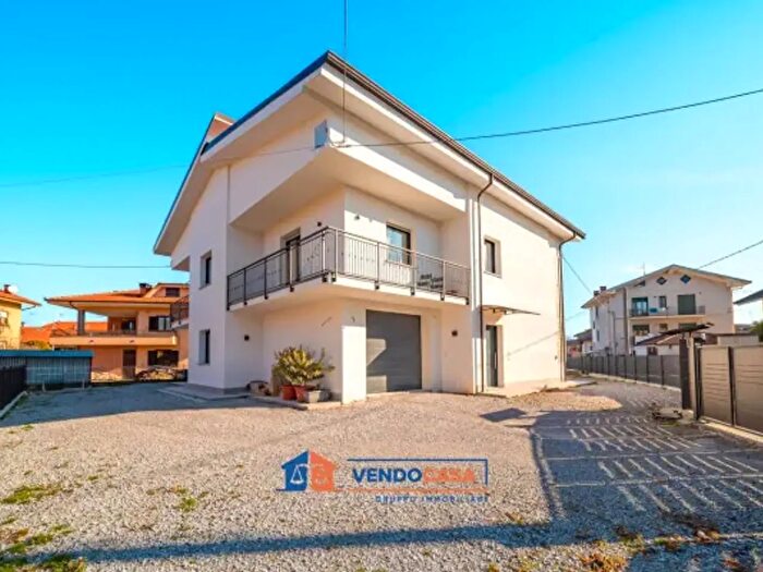 Casa con 6 locali in vendita in Via Barenghi, Busca