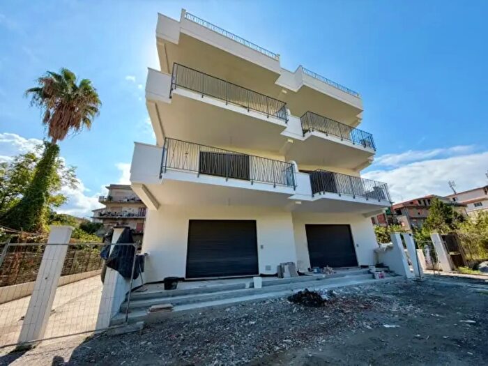 Appartamento con 6 locali in vendita in Via Nazionale Terme, Terme Vigliatore