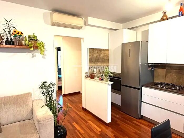 Appartamento trilocale in vendita in Via Susano, Modena