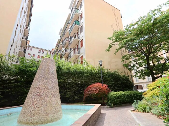 Appartamento trilocale in affitto in Via Padre Reginaldo Giuliani, Monza