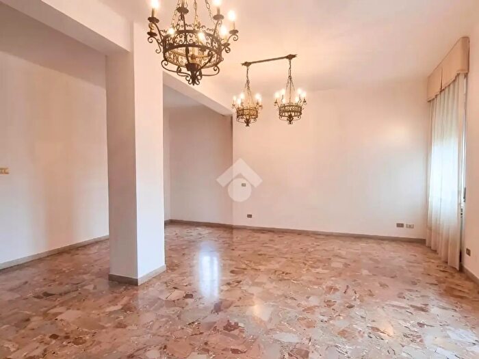 Appartamento con 5 locali in vendita in Viale Alcide De Gasperi, San Benedetto Del Tronto