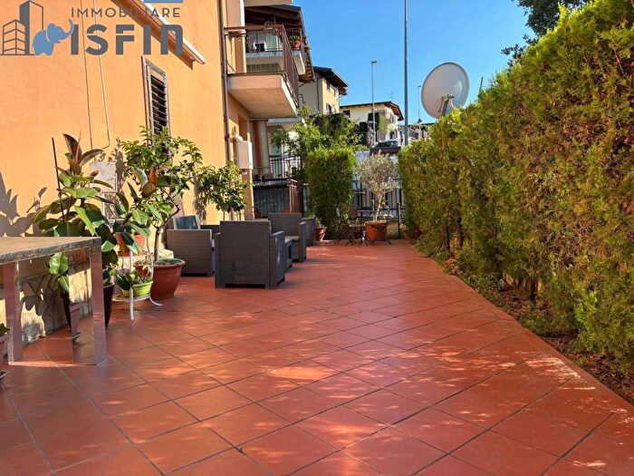 Appartamento quadrilocale in affitto in Via Vence, Zumpano