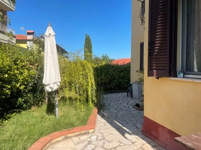 Casa con 6 locali in vendita in Via della Castellina, Terni