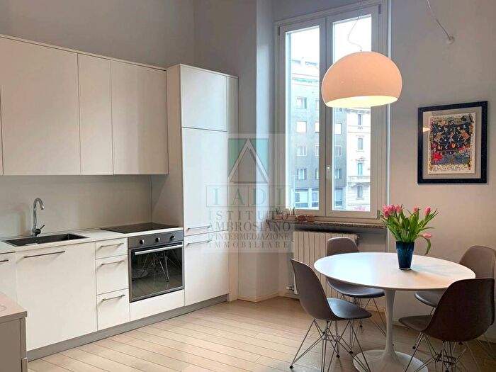 Appartamento bilocale in vendita in Viale Col di Lana, Ticinese, Milano
