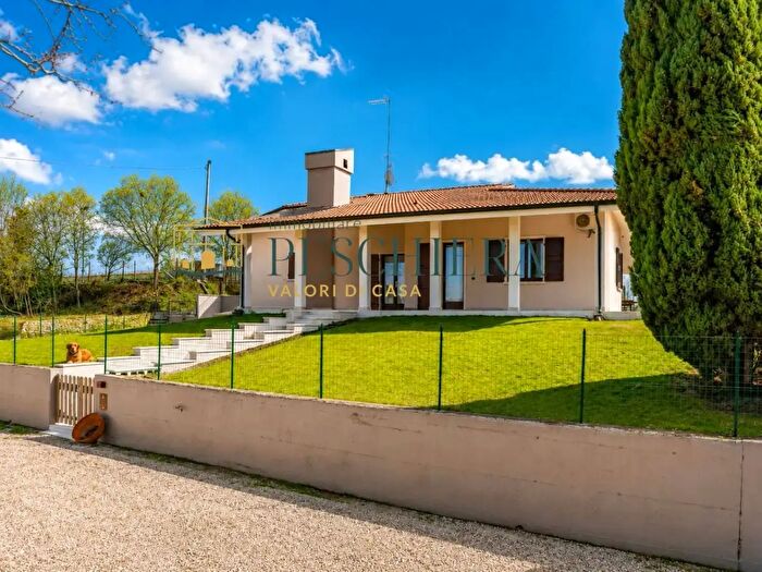 Appartamento bilocale in vendita in Via Gardoni, Valeggio Sul Mincio
