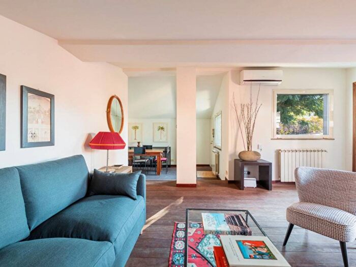 Appartamento trilocale in affitto in Via Angelo Bellani, Trastevere, Roma