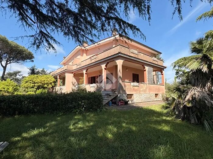 Casa con 5 locali in vendita in Via Serena, Anzio