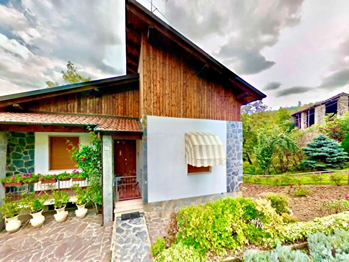 Casa con 6 locali in vendita in Garadassi, Fabbrica Curone