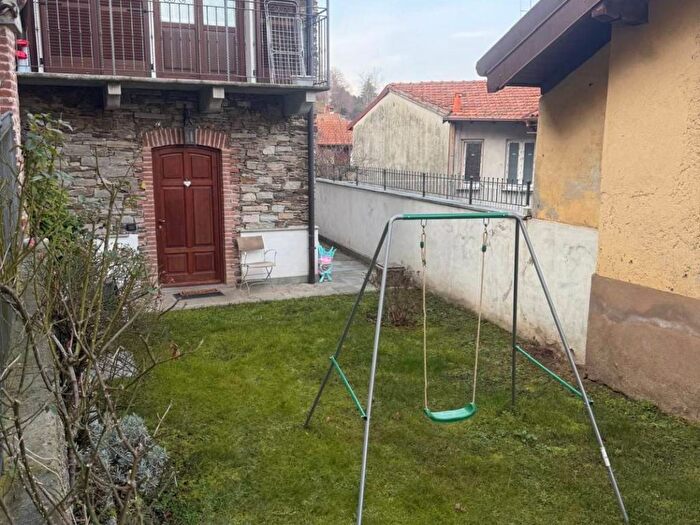 Casa trilocale in affitto in Via San Rocco, Someraro, Stresa