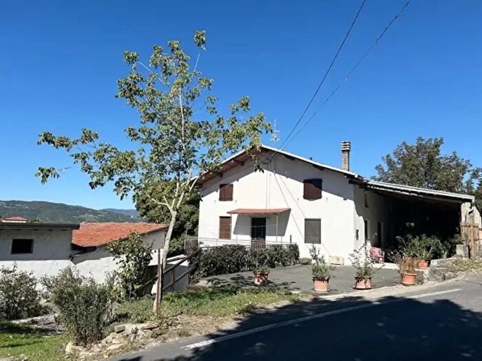 Casa con 5 locali in vendita in Strada della Val Bardea, Tizzano Val Parma