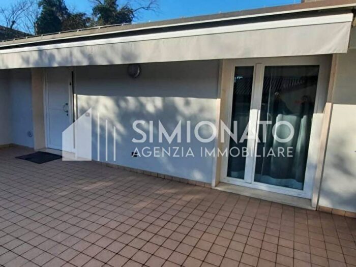 Appartamento trilocale in affitto in Via Antonio Vivaldi, Centro, Noale