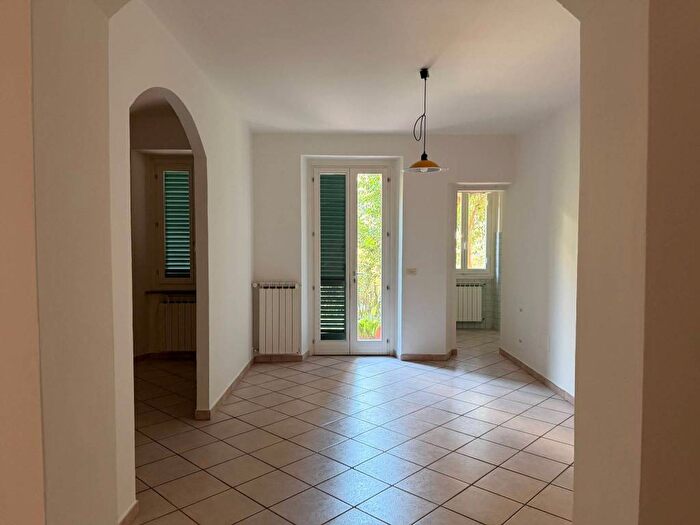 Appartamento trilocale in affitto in Via Giovanni Miniati, Castellina, Prato