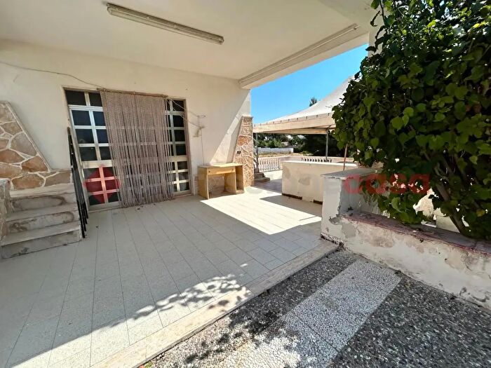 Casa trilocale in affitto in Via Luogovivo, Leporano