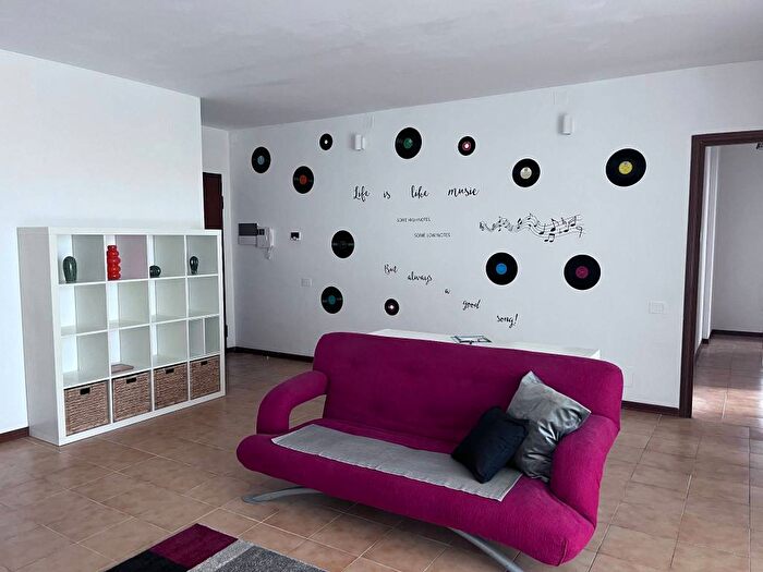 Appartamento trilocale in affitto in Via Francesco Sapori, Fonte Ostiense, Roma