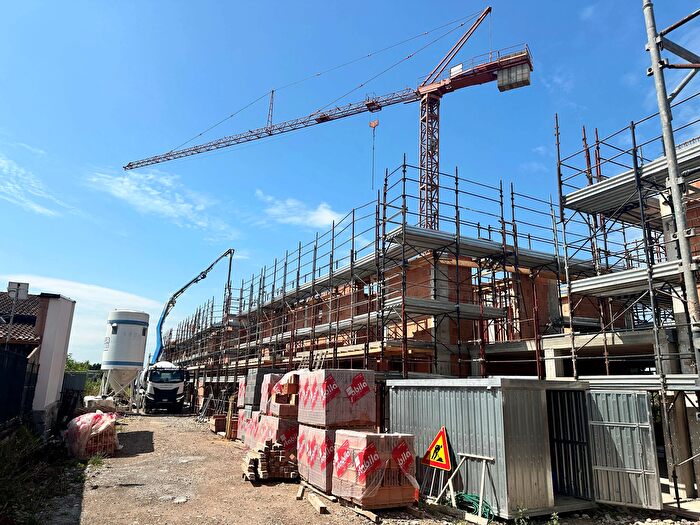 Appartamento con 5 locali in vendita in Via Castello, Castel DAzzano