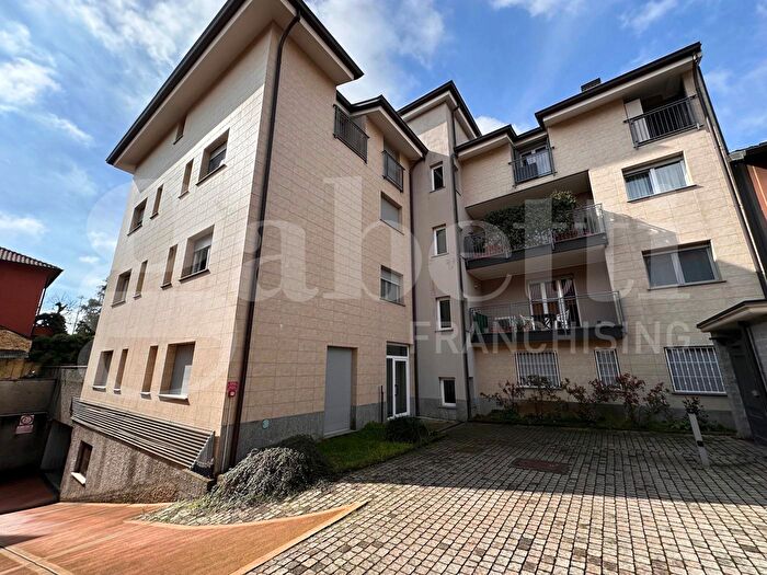 Appartamento trilocale in vendita in Via Cadorna, Novate Milanese