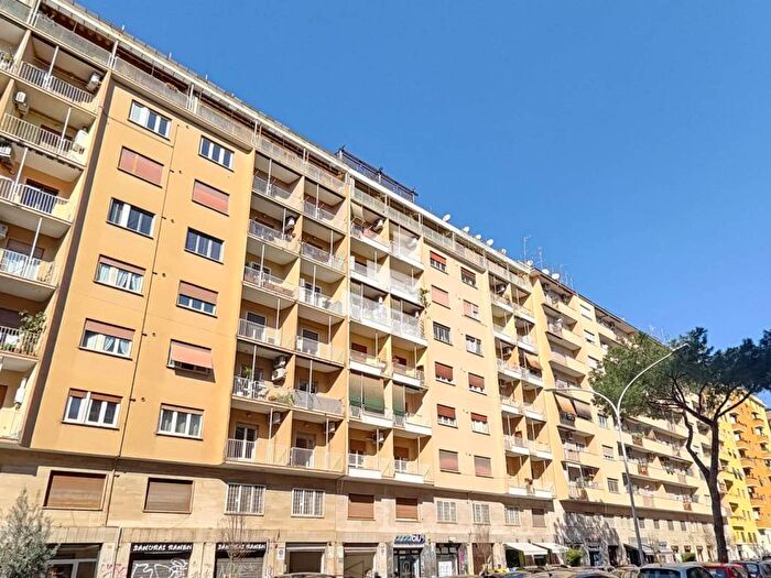 Appartamento trilocale in affitto in Via Gabriello Chiabrera, San Paolo, Roma