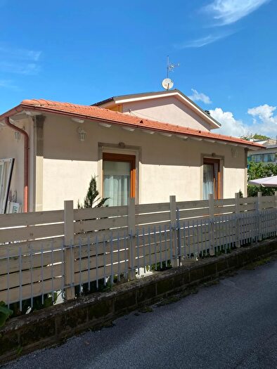 Casa trilocale in vendita in Camaiore