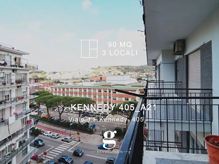 Appartamento trilocale in vendita in Viale Kennedy, Napoli