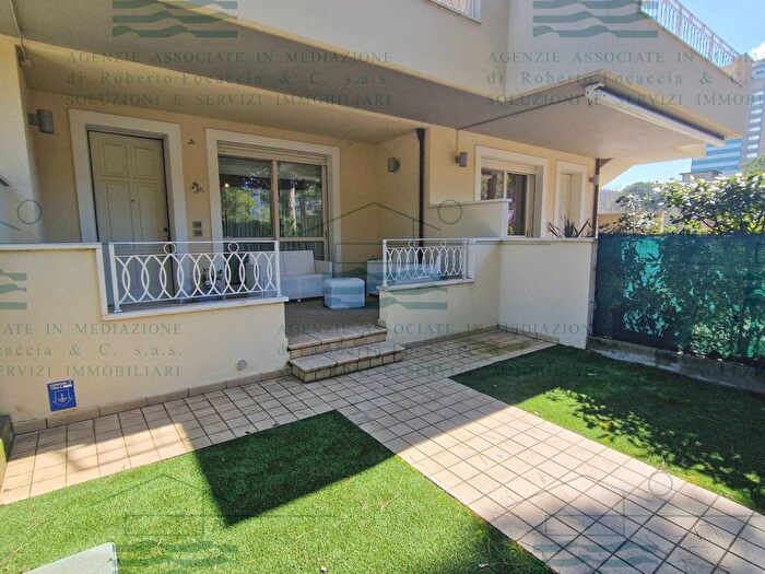 Appartamento bilocale in affitto in Viale Giugno, Milano Marittima, Cervia