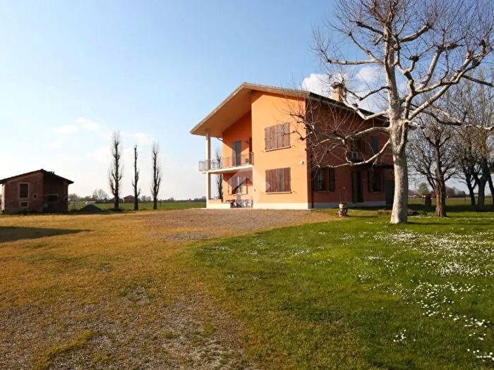 Casa con 9 locali in vendita in Via Giuseppe Garibaldi, Anzola Dell'Emilia