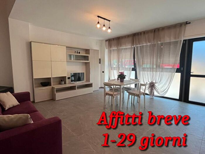 Appartamento trilocale in affitto in Via Lev Tolstoj, Saronno