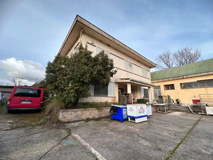 Appartamento con 6 locali in vendita in Via Cristoforo Colombo, Pontecagnano Faiano