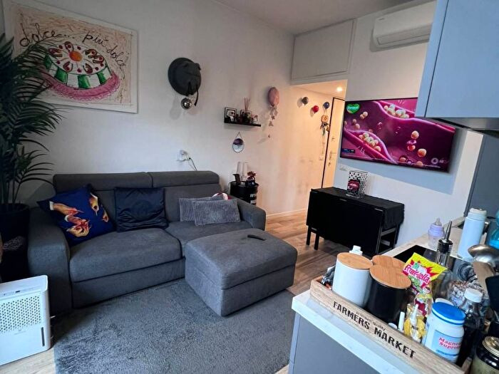 Appartamento bilocale in affitto in Via Alfonso Capecelatro, San Siro, Milano