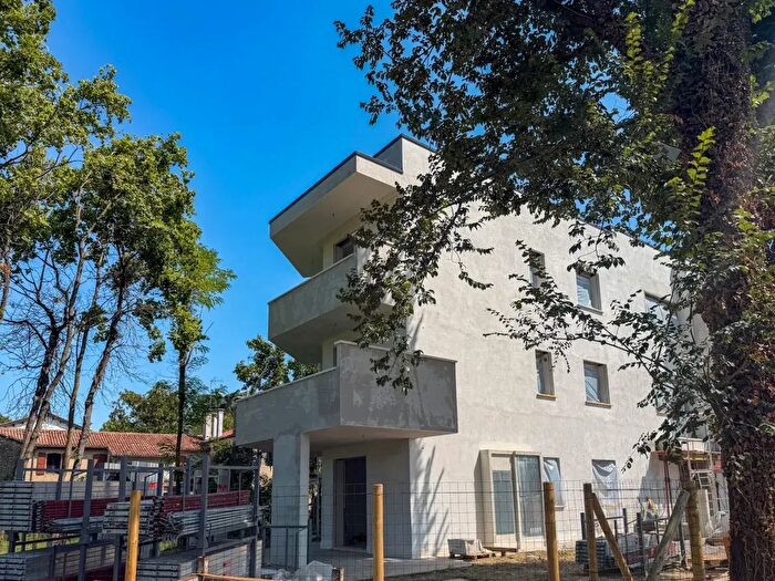 Appartamento quadrilocale in vendita in Via Antonio Cavarzerani, Treviso