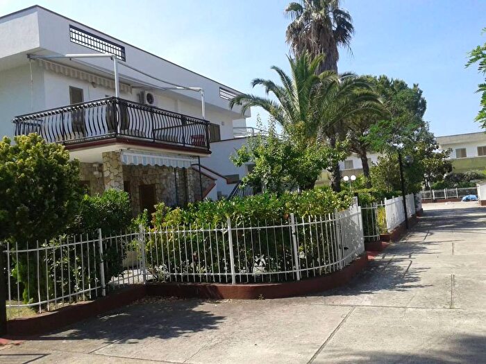 Casa con 5 locali in affitto in Contrada Pezzo Mazzullo No Number, Villapiana