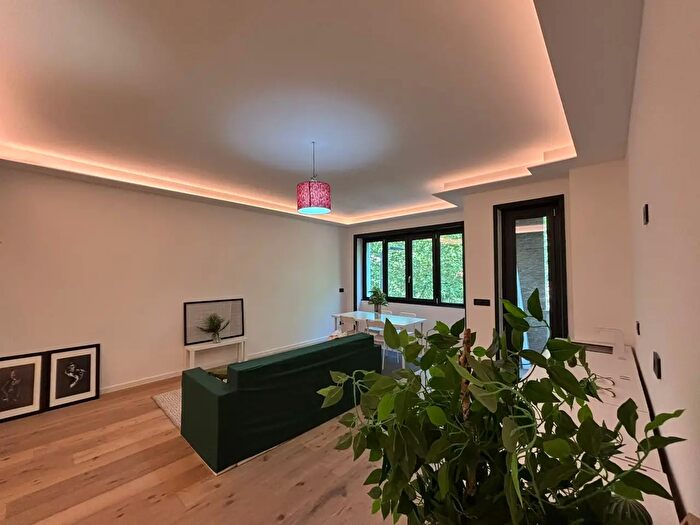 Appartamento trilocale in vendita in Viale Toscana, Milano