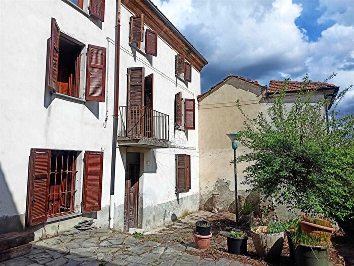 Casa con 7 locali in vendita in Frazione Ca Giani, Montemarzino