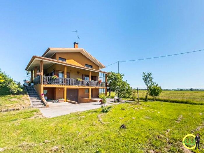 Casa con 6 locali in vendita in Via Ariis, Pocenia