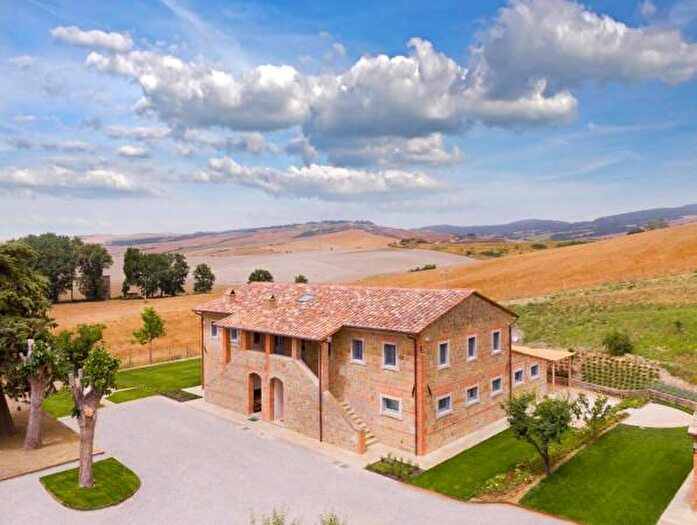 Casa con 6 locali in vendita in Strada Provinciale del Monte Amiata, Pienza