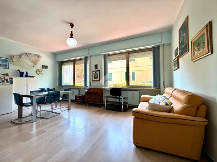 Appartamento trilocale in vendita in Via Privata Romana, Alassio