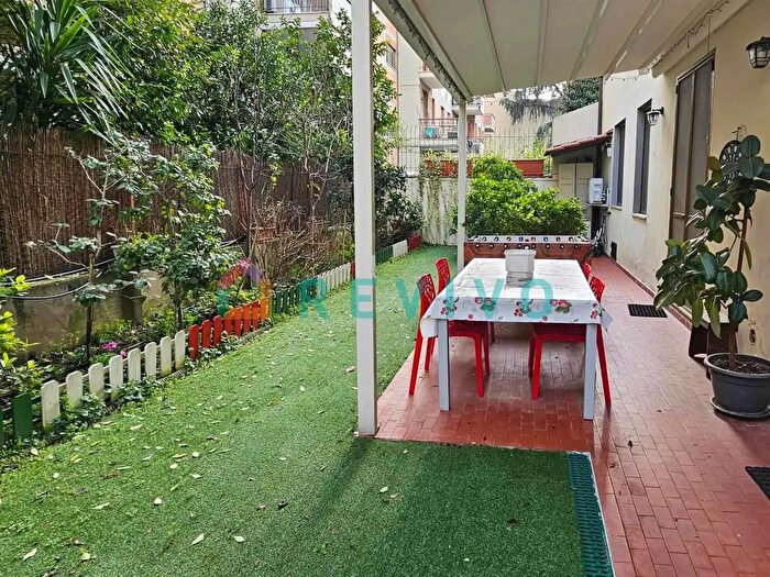 Appartamento con 6 locali in vendita in Firenze