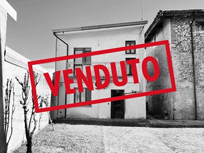 Casa trilocale in vendita in Via Molini, Bertiolo