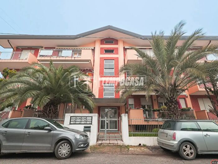Appartamento trilocale in vendita in Viale Siracusa, Riccione